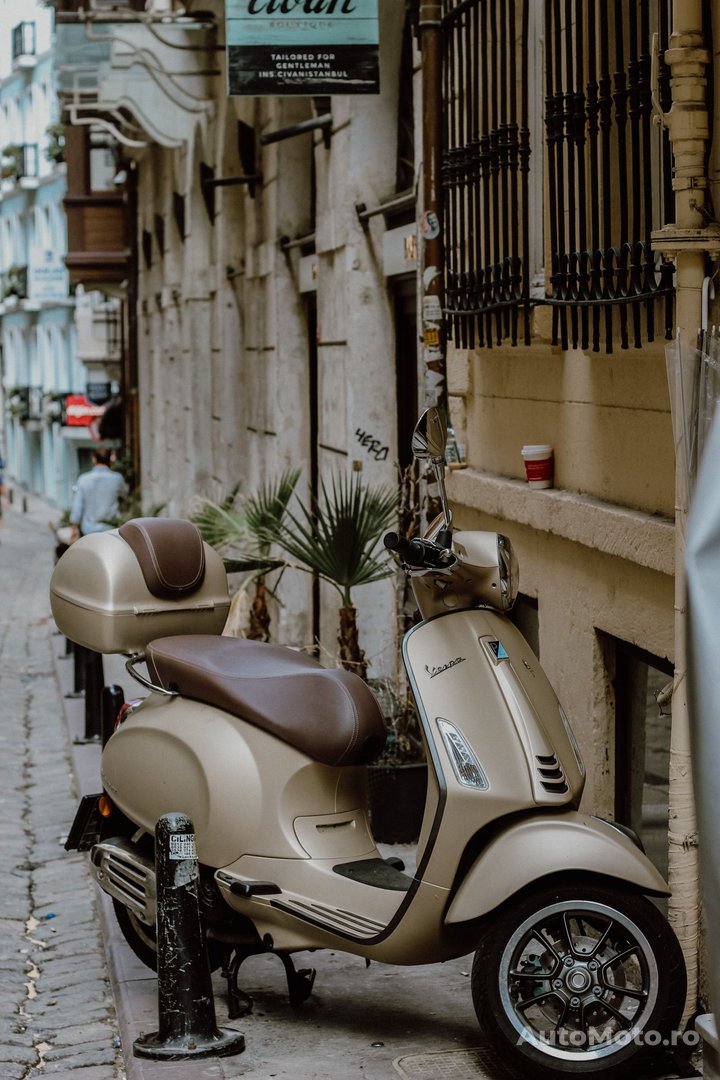 Scuter Vespa GTS 300 HPE